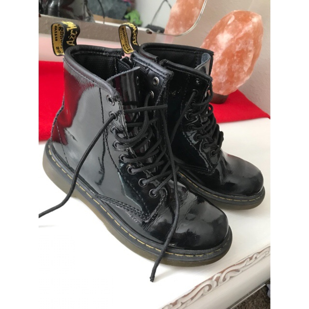Dr. Martens Girls Delaney boot